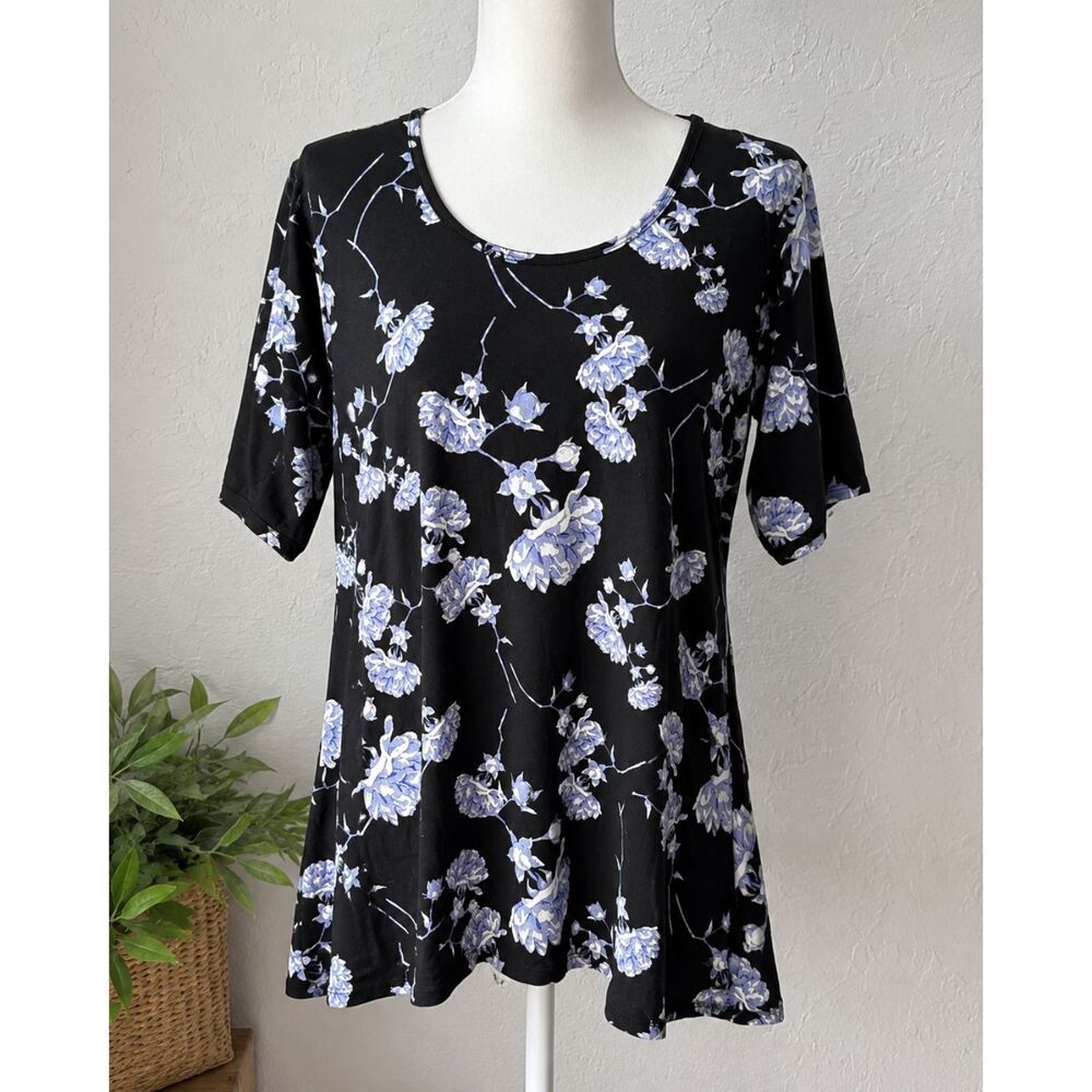 LuLaRoe Women’s L Black Floral Tunic Top Blue White Short Sleeve Scoop Neck